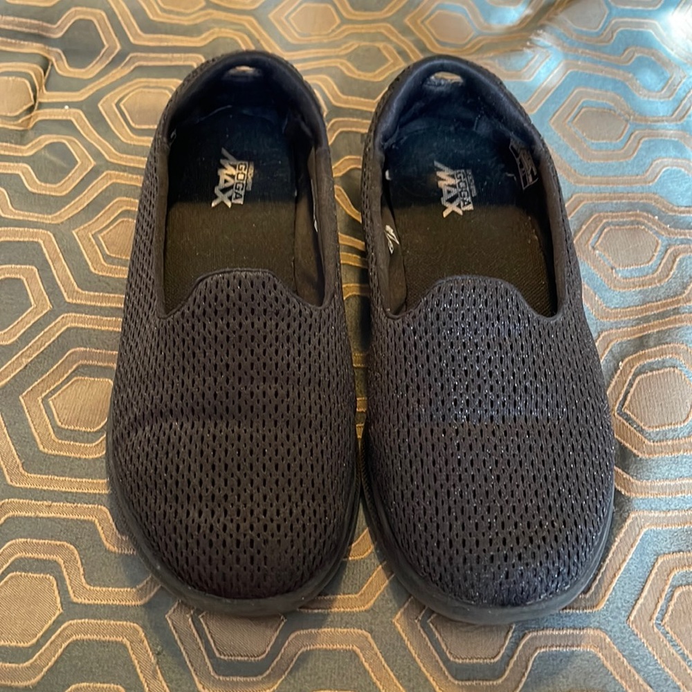 Skechers GoStep Lite Black Goga Max loafers 7.5